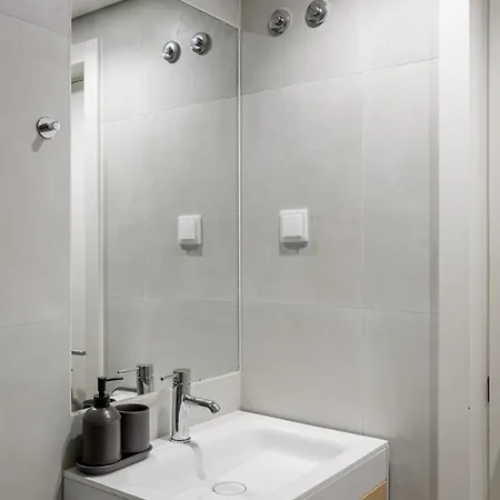 Bright Ajuda Apartment, 2 Bedrooms & Ac Apartment